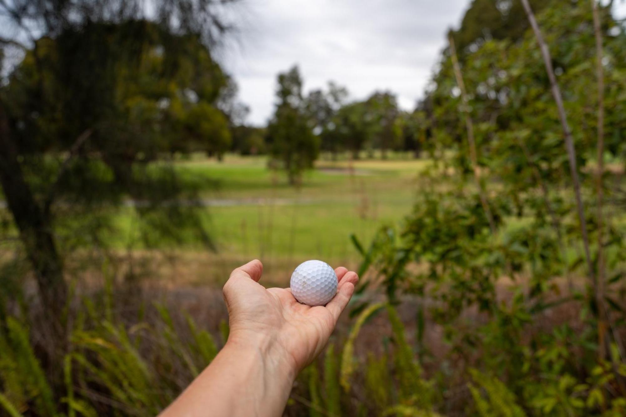 Golf Place Inn Wollongong Primbee Ngoại thất bức ảnh